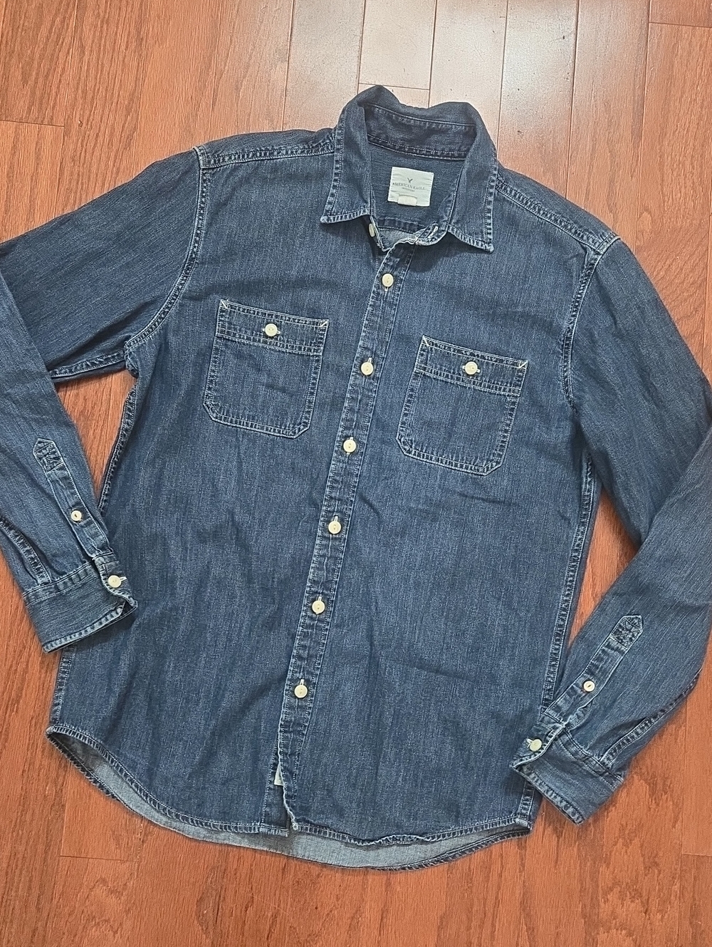 American Eagle Outfitters Men's Denim Button-Down Shirt Size M